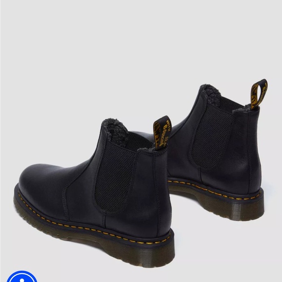 DR. MARTENS 2976 GRIZZLY FLEECE LINED CHELSEA BOOTS - Picture 10 of 11